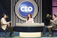 Doanh nhân Nguyễn Thu Hương và 2 chuyên gia bên Bàn tròn CEO.