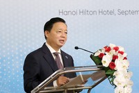 Bộ trưởng Bộ TN-MT chia sẻ bản thân ông yên tâm về chất lượng không khí khi sống gần phạm vi bán kính 500 m từ hiện trường vụ cháy Công ty Rạng Đông. Ảnh Lê Quân