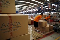 Lazada được Alibaba đầu tư tới 4 tỷ USD. Ảnh: Reuters. 
