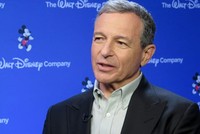 Iger là một trong những CEO được trả lương cao nhất thế giới. Ảnh:CNBC.
