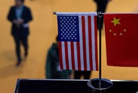 Kể từ thất bại trong đàm phán thương mại hồi tháng 5, hai bên đều đã thất hứa và công khai những lời lẽ ăn miếng trả miếng. Ảnh: AFP