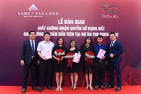 Cư dân dự án The Eden Rose nhận Giấy chứng nhận quyền sử dụng đất từ Chủ đầu tư