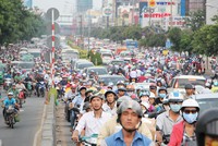 Giao thông đang là điểm trừ khiến bất động sản khu Tây Bắc TP.HCM chậm phát triển. Ảnh: Gia Huy