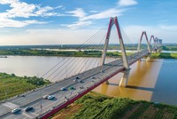 Cầu Nhật Tân giúp tăng khả năng kết nỗi giữa Đông Anh và khu nội đô Hà Nội. Ảnh: Shutterstock