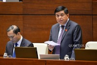 Bộ trưởng Nguyễn Chí Dũng phát biểu giải trình trước Quốc hội trong phiên thảo luận kinh tế - xã hội chiều 31/10