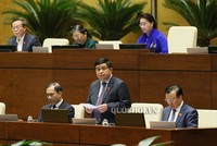 Bộ trưởng Nguyễn Chí Dũng phát biểu tại phiên thảo luận kinh tế - xã hội của Quốc hội chiều 31/10