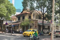 Kinh doanh gạo gặp khó, Vinafood 2 trông cậy vào đất vàng.