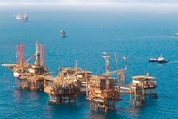 PVN đứng đầu Bảng xếp hạng Profit 500 năm 2018. Trong ảnh: Giàn khoan Bạch Hổ của PVN. Ảnh: Đức Thanh