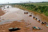 Các hồ thuỷ điện đầu nguồn sông Hồng có mức nước dâng thấp hơn bình thường, khiến hạ du lo lắng việc cấp nước cho đổ ải nông nghiệp vụ Đông Xuân 2020