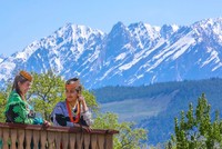 Ẩn mình trong những ngọn núi gần biên giới Pakistan và Afghanistan, 3 thung lũng Bumboret, Birir và Rumbur là nơi ở của cộng đồng người Kalash. Đây là một trong những dân tộc ít người nhất của Pakistan với dân số hơn 3.000 người. Ảnh: Tashin A Shah/WikiCommons.