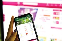 Hiện cả nước có 30 trung gian thanh toán được cấp phép hoạt động. Ảnh: Đ.T