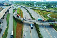 Hạ tầng tạo sức bật cho vùng phụ cận