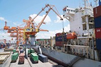 Trong hai năm gần đây, kim ngạch xuất nhập khẩu của cả nước tăng rất nhanh. Ảnh: Đức Thanh