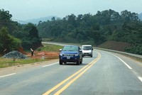 Bộ GTVT sẽ chủ trì xây dựng phương án phân chia nguồn thu phí sử dụng đường bộ nộp ngân sách trung ương cho công tác quản lý, bảo trì hệ thống quốc lộ và đường địa phương. Ảnh: Đức Thanh