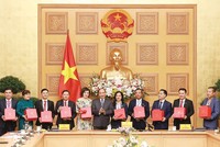 Thủ tướng Chính phủ Nguyễn Xuân Phúc gặp mặt các doanh nhân trẻ đạt Giải thưởng Sao Đỏ - Doanh nhân trẻ Việt Nam tiêu biểu 2019.