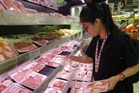 Giá thịt heo, rau củ... tiếp tục giảm