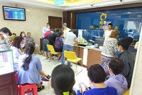 TP.HCM: Người dân xếp hàng mua vàng