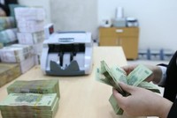 Các chuyên gia khuyến nghị, Ngân hàng Nhà nước cần trợ giúp trực tiếp về thanh khoản cho những ngân hàng có hỗ trợ thiết thực và cụ thể đối với doanh nghiệp gặp khó khăn.