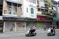 Dịch bệnh đang khiến cả cung sản xuất lẫn cầu tiêu dùng đều rơi vào trì trệ. Ảnh: Đức Thanh