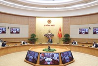 Thủ tướng Nguyễn Xuân Phúc chủ trì một cuộc họp của Chính phủ (Ảnh: VGP)