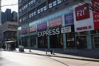 Các biện pháp “khóa chặt” nền kinh tế Mỹ khiến ít nhất 17 triệu người thất nghiệp trong vòng 3 tuần. Ảnh: AFP