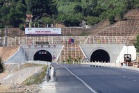 Lĩnh vực đầu tư PPP tiếp tục được đề nghị thu hẹp, chỉ tập trung ở những lĩnh vực trọng tâm, trọng điểm. Trong ảnh: Hầm đường bộ Cù Mông. Ảnh: Đức Thanh