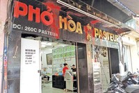 Quán Phở Hòa (quận 3, TP.HCM) từng bị nhóm đòi nợ ném chất bẩn nhằm “khủng bố” tinh thần chủ quán để buộc phải trả tiền thay cho người nhà.