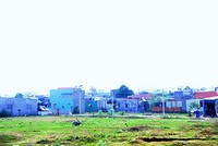 Một phần khu đất để xây dựng Khu đô thị tái định cư phường Hóa An, dự kiến tổng vốn đầu tư xây dựng khu đô thị tái định cư hơn 2.700 tỷ đồng. Ảnh: Phạm Tùng. 