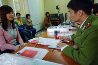 Việc thay đổi phương thức quản lý cư trú từ sổ hộ khẩu sang mã số định danh cá nhân sẽ giúp quản lý cư dân chặt chẽ, hiệu quả hơn. Ảnh: Dũng Minh