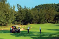 Kinh doanh sân golf thoát “vòng kim cô” quy hoạch
