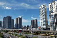 Dự án bất động sản mọc lên như nấm sau mưa dọc tuyến Metro số 1. Ảnh: Lê Toàn