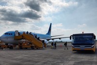 Các hành khách đặc biệt này trước khi lên chuyến bay phải đảm bảo sức khỏe tốt, được cấp giấy xác nhận không dương tính với virus SARS-CoV-2 do cơ quan có thẩm quyền của Hàn Quốc cấp và giấy này được Việt Nam chấp nhận.