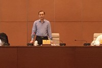 Chủ nhiệm Ủy ban Kinh tế Vũ Hồng Thanh chủ trì phiên họp sáng 5/5 (Ảnh: Mỹ An) 