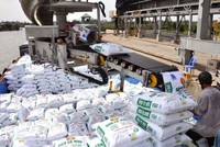 Bộ Công Thương kiến nghị Chính phủ, Quốc hội sớm sửa Luật Thuế 71 để gỡ khó cho doanh nghiệp phân bón trong bối cảnh Covid-19 ảnh hưởng nặng nề đến sản xuất kinh doanh của doanh nghiệp.