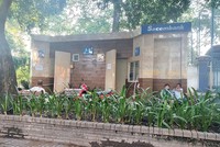 Nhà vệ sinh 5 sao tại Công viên Lê Văn Tám phải đóng cửa sau thời gian ngắn hoạt động. Ảnh: Gia Huy