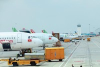 Máy bay của các hãng hàng không nằm chờ tại sân bay Tân Sơn Nhất. Ảnh: Đức Thanh