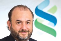 Ông Alexis Calla, Giám đốc Đầu tư, Mảng dịch vụ ngân hàng cao cấp chuyên biệt, Ngân hàng Standard Chartered