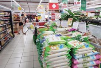 Nỗi lo giảm “quá mức” thói quen mua sắm, tiêu dùng của xã hội, lần đầu tiên được “điểm mặt, chỉ tên” một cách rõ ràng.