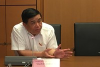 Bộ trưởng Bộ Kế hoạch và đầu tư Nguyễn Chí Dũng phát biểu tại tổ. (Ảnh Mỹ An).