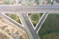 Sau gần 6 năm triển khai ì ạch vì chậm được bàn giao mặt bằng, tuyến đường số 1 dài 2,5 km thuộc dự án BT đầu tư đường giao thông bao quanh khu tưởng niệm danh nhân Chu Văn An vừa được thông xe