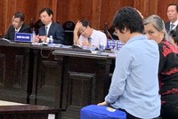 Bị cáo Hứa Thị Phấn vắng mặt tại phiên phúc phẩm, chỉ có đại diện bị cáo tham dự