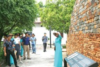 Khu di sản Hoàng thành Thăng Long thu hút đông đảo khách du lịch tới tham quan, trải nghiệm. Ảnh: Hồng Hạnh