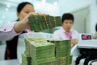 Một lượng lớn trái phiếu doanh nghiệp được phân phối qua hệ thống ngân hàng. Ảnh: Đ.T