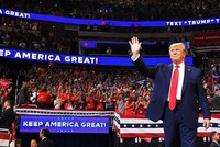 Tổng thống Mỹ Donald Trump cho rằng, người cuối cùng mà Nga muốn gặp ở văn phòng (Nhà Trắng) là ông. Ảnh: AFP