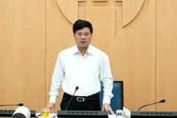 Phó Chủ tịch UBND TP đặc biệt yêu cầu các đơn vị chỉ đạo quyết liệt việc tuyên truyền để người dân đeo khẩu trang nơi công cộng và xử phạt nghiêm minh các trường hợp không thực hiện