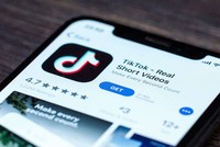 Tháng 4/2020, với doanh thu ước tính 78 triệu USD, TikTok đã vượt qua YouTube để trở thành ứng dụng có doanh thu cao nhất trên thế giới