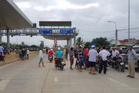 Từ khi triển khai thu phí đến nay, tình hình an ninh trật tự tại trạm thu phí Ninh Xuân (Km8+800, QL26, tỉnh Khánh Hòa) diễn biến phức tạp, việc thu phí bị gián đoạn liên tục.
