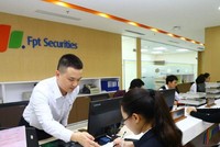 FPTS khuyến mại trúng điện thoại với EzMobileFutures