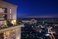 Ban công tầng 20 của toà căn hộ BRG Legend