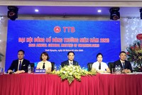 Đoàn chủ tịch điều khiển buổi lễ